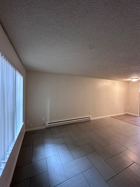 Foto del edificio - Charming 2-Bed Oasis with Modern Comforts on Powell Blvd.