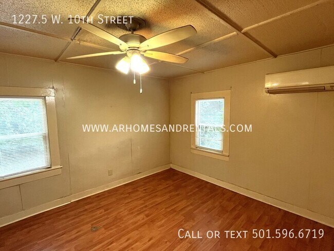 Foto del edificio - 1227.5 W 10th St