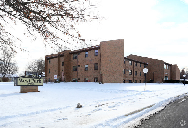 Building Photo - West Park Manor