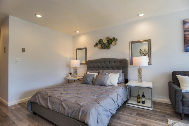 Recessed Lights - 688 Mariners Island Blvd