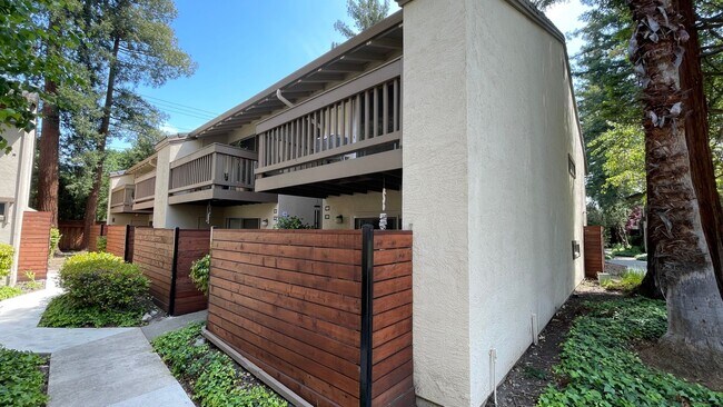Foto del edificio - Walnut Creek! 1 bedroom 1 bath  excellent ...