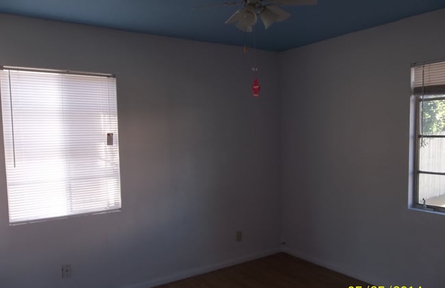 Foto del edificio - 300 Griffiths St