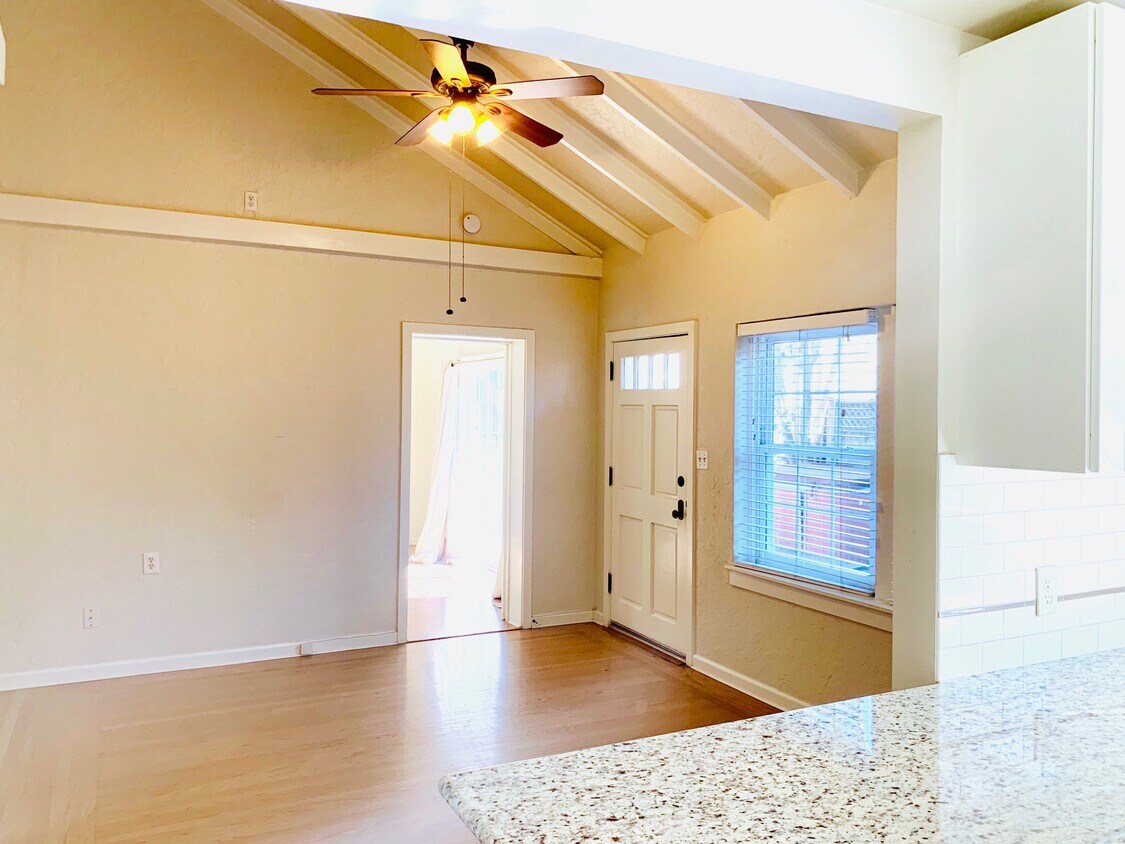 2116 Pine St, Napa, CA 94559 Townhome Rentals in Napa CA