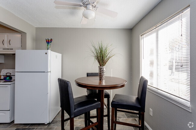 2HAB, 1BA - Spruce - Timberline Apartments and Townhomes