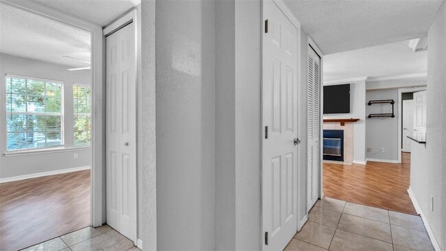 Building Photo - 3275 Haviland Ct