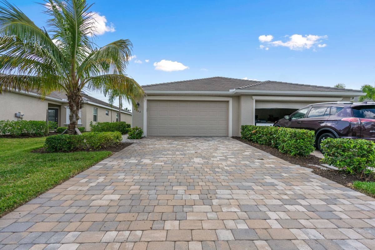 Foto principal - 4244 Lemongrass Dr