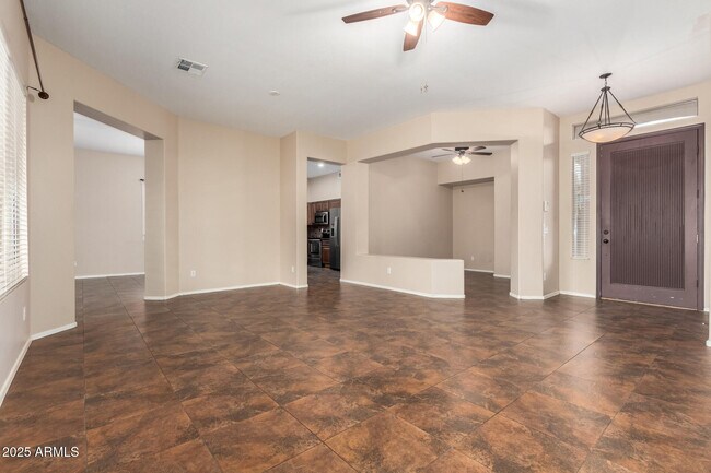 Foto del edificio - 6923 W Lone Cactus Dr
