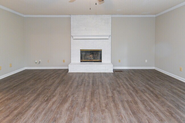 Foto del edificio - 157 Greenwood Dr