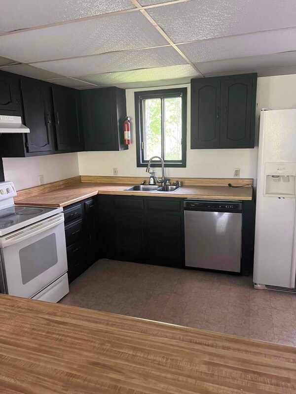 Primary Photo - 1101 N Recluse Cir