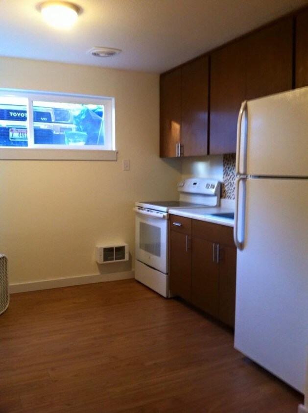 Primary Photo - 321 5th Ave
