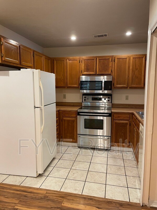 Foto del edificio - 7655 Chatham Cir