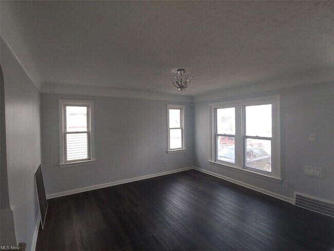Building Photo - 9604 Hilgert Dr