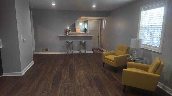 espacio vital - 6024 S Mansfield Ave