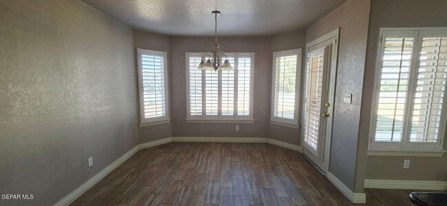 Foto del edificio - 1365 Desert Canyon Dr