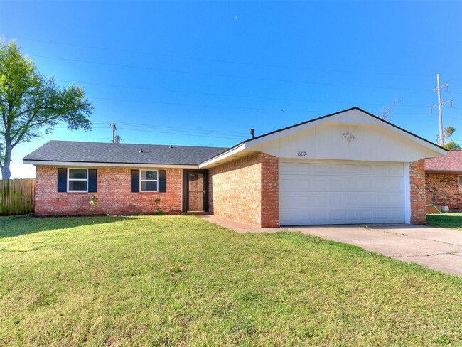 Building Photo - 602 Vickie Dr
