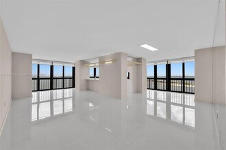 Building Photo - 2333 Brickell Ave