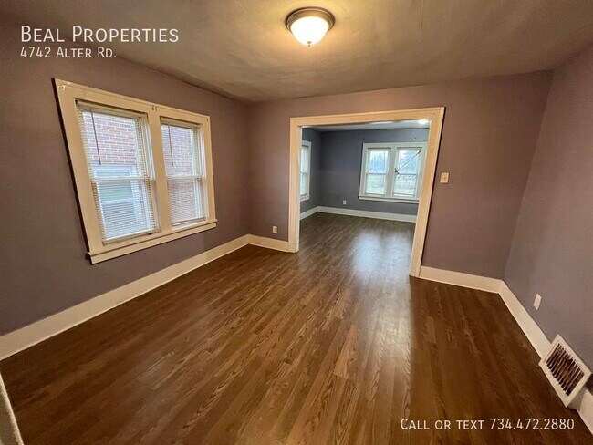 Foto del edificio - 4742 Alter Rd