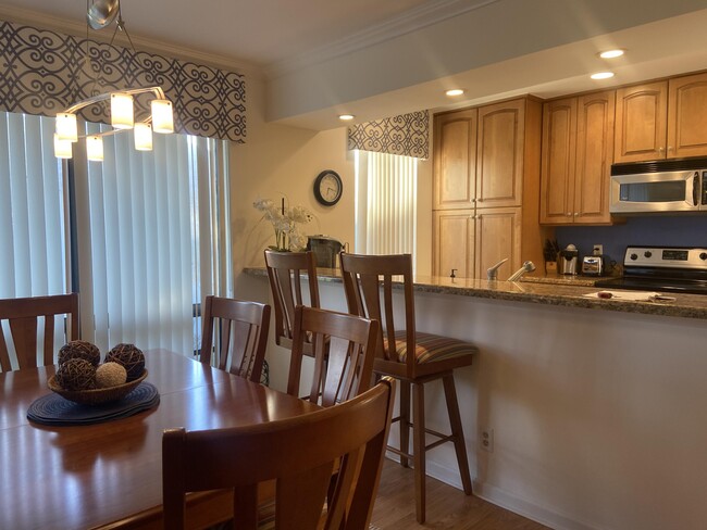 Foto del edificio - 428 Brackenwood Ln S
