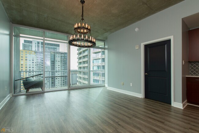 Foto del edificio - 950 W Peachtree St NW