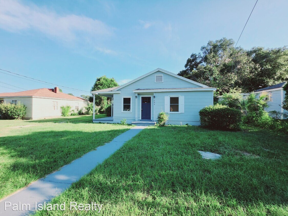 2 br, 1 bath House 289 Chestnut St. House Rental in Pensacola, FL