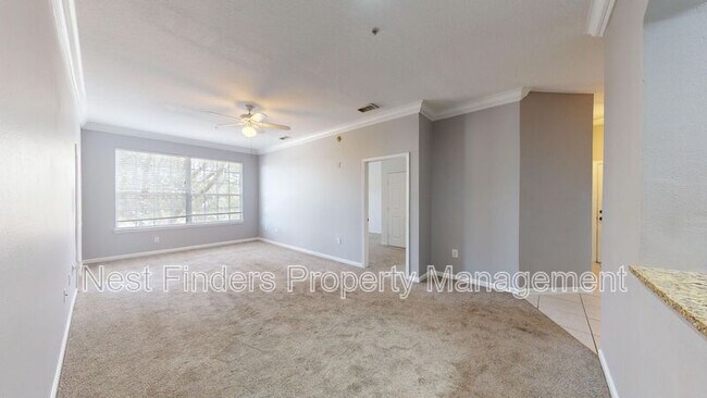 Building Photo - 10550 Baymeadows Rd
