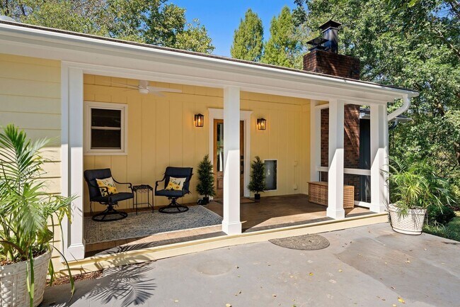 Foto del edificio - Gated versatile lifestyle property tucked into the heart of Tennessee’s most scenic countryside