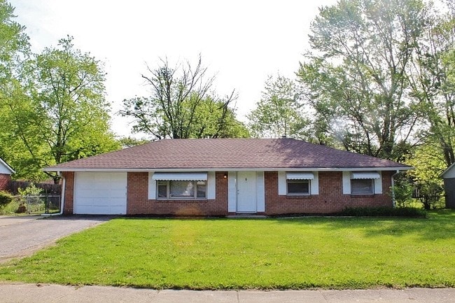 Building Photo - 1941 N Mitthoeffer Rd