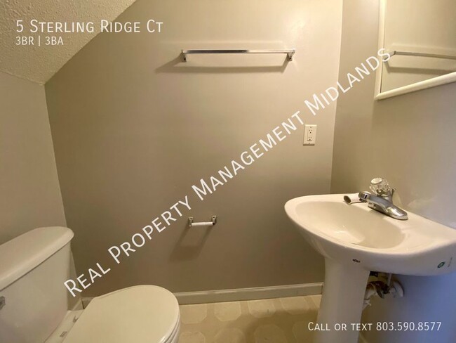 Building Photo - Charming 3-Bedroom Home in The Summit - Av...
