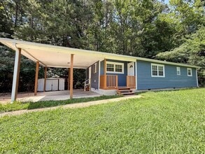 Building Photo - 1635 Dogwood Dr