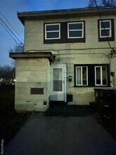 Building Photo - 2210 Ellsworth St