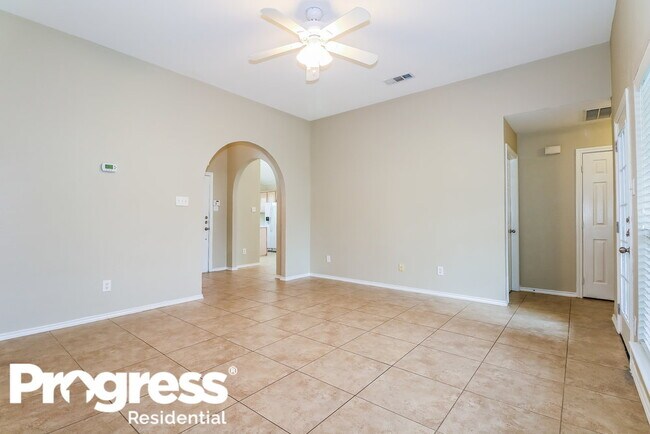 Building Photo - 1420 Aviary Dr