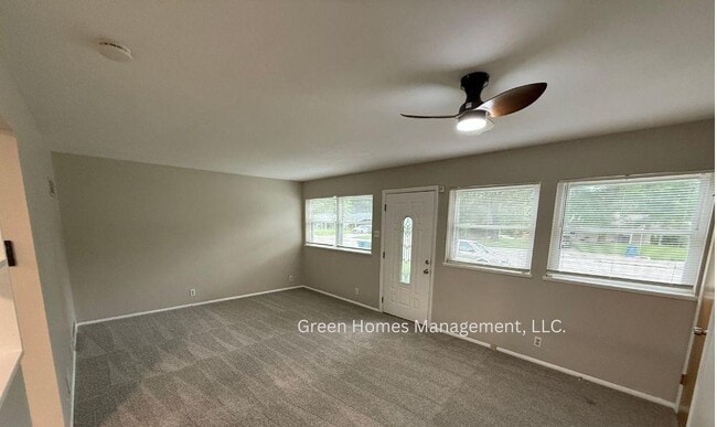 Building Photo - 10431 Lilac Ave