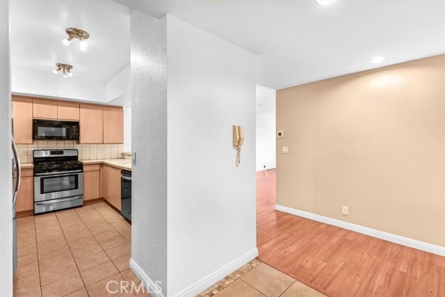 Foto del edificio - 10650 Kinnard Ave