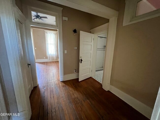 Building Photo - 108 W Nevada Ave