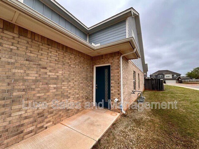 Foto del edificio - 2208 Camino Del Plaza Ln