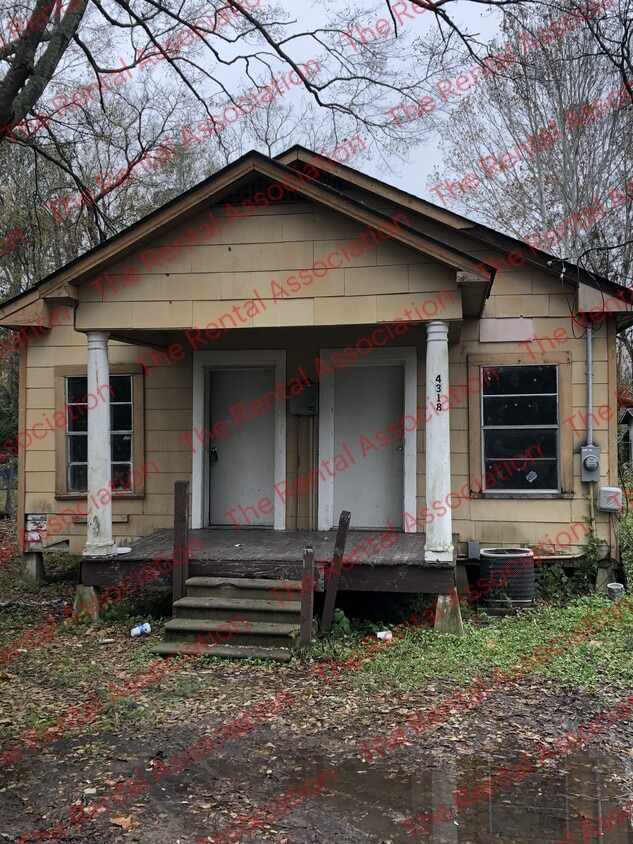 Primary Photo - 4318 Petain St