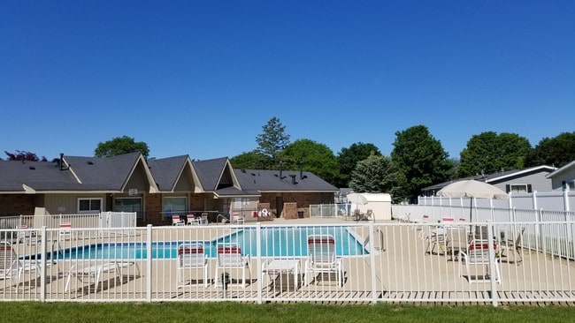 Building Photo - Belle Villa Meadows & Lakes - Manufactured