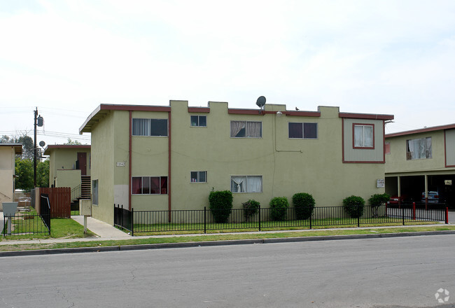 Building Photo - Las Palmas