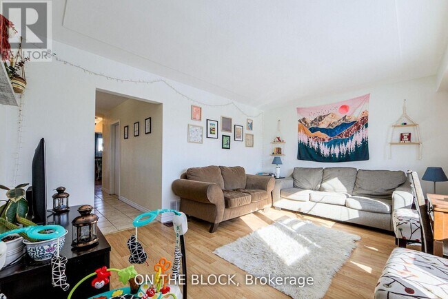 Photo du bâtiment - 151 Nugent Dr