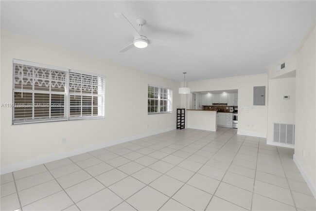 Building Photo - 462 Golden Isles Dr
