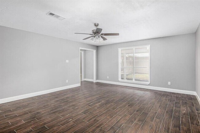 Building Photo - 809 Brook Hollow Dr