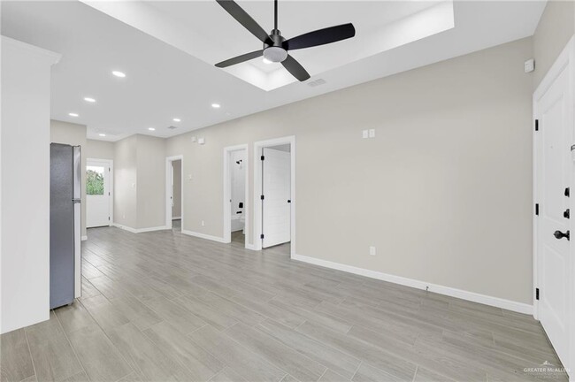 Building Photo - 12 Crestview St