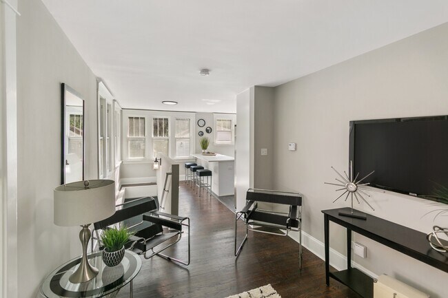 Building Photo - 1525 Burr Oak Rd