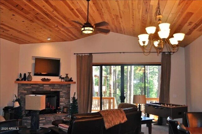 Building Photo - 2721 Snowberry Loop
