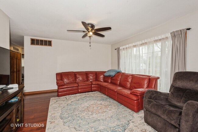 Foto del edificio - 695 Woodlawn St