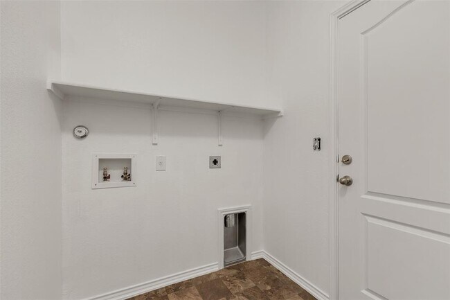 Foto del edificio - 6729 Horseshoe Pond Dr