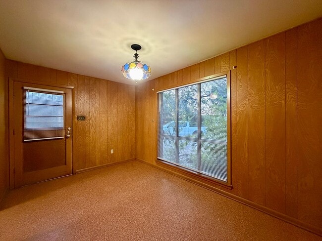 Building Photo - 13001 Woodway Dr