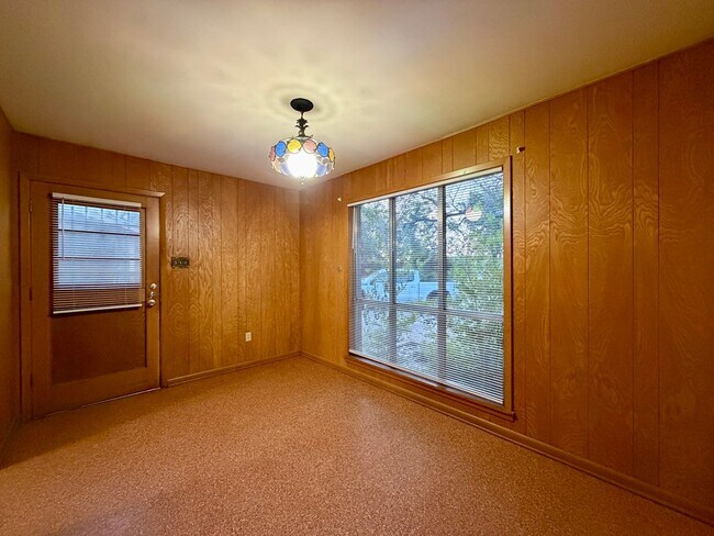 Foto del edificio - 13001 Woodway Dr