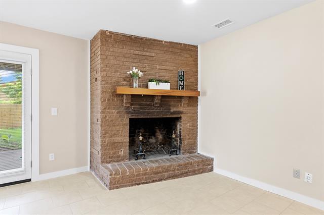 Building Photo - 1424 Amherst Dr