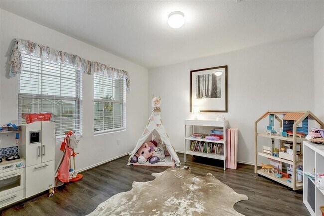 Building Photo - 15400 Summer Ray Dr